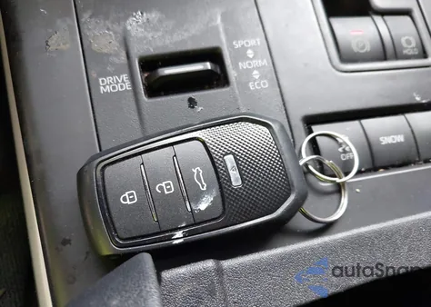 2022 Toyota Highlander L z USA, uszkodzony, nr VIN 5TDCZRAHXNS115429